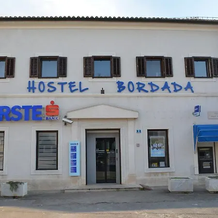 Bordada Hostel *